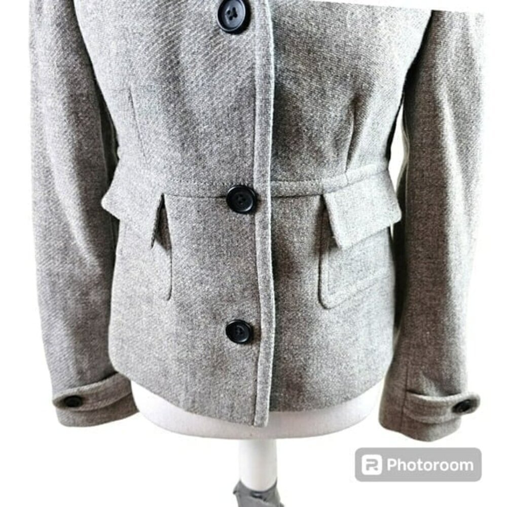 Banana Republic Wool Blend Tweed Button Down Short Jacket Coat in Small - Picture 3 of 9